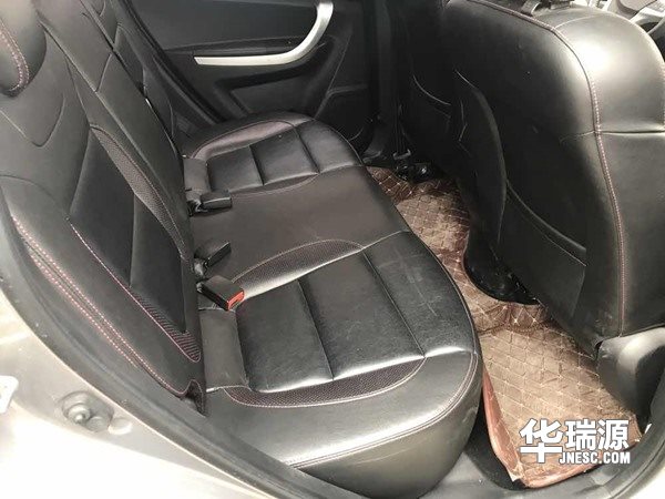 不到5万元就能买到的SUV—长安CS35，运动时髦配置丰富