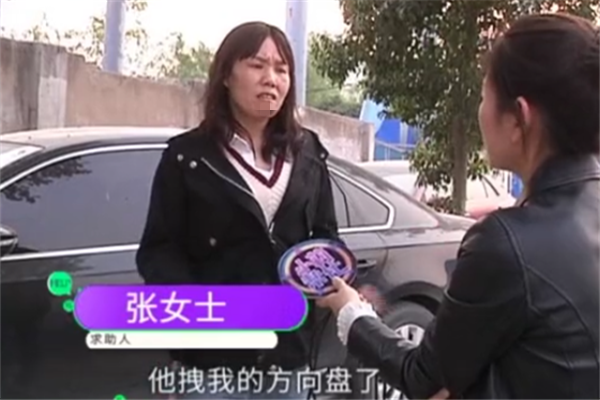大姐练车:一脚油门将车撞报废,不只教练离职,驾校还赔钱!