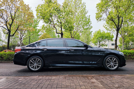 丽水二手宝马5系 2018款 525Li 2.0T 手自一体 M运动套装