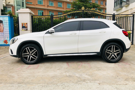 广州二手奔驰GLA 2018款 GLA 200 时尚版
